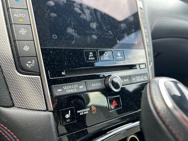 Used 2019 White INFINITI Red Sport 400 image 26
