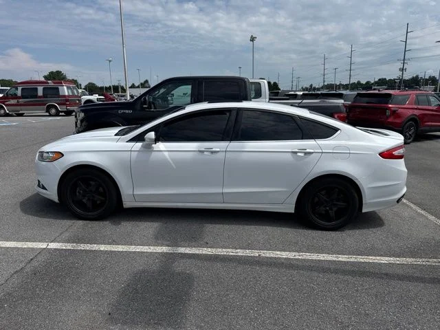 Used 2016 White Ford SE image 5