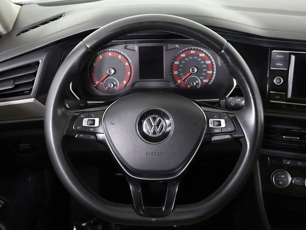 Used 2019 Pure White Volkswagen 1.4T SE image 37