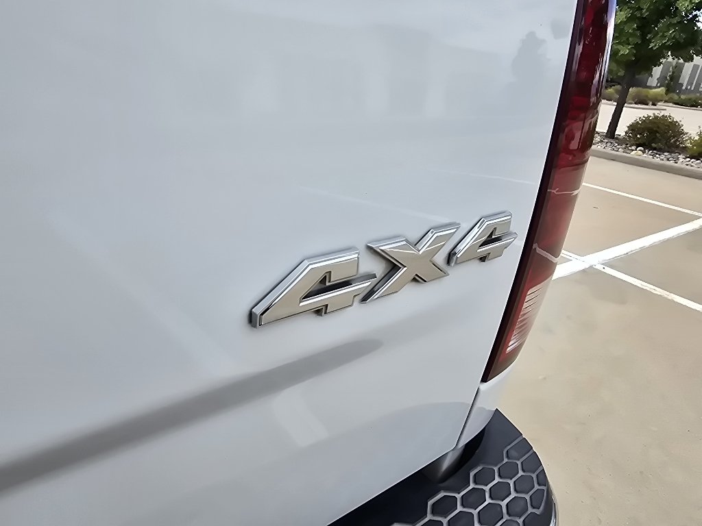 Used 2015 Bright White Clearcoat Ram Big Horn image 11