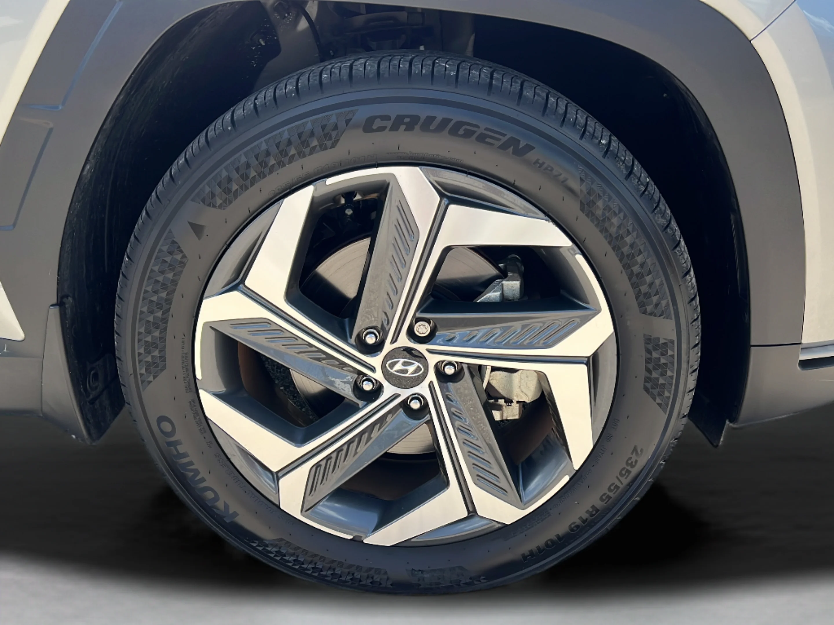 Used 2024 Shimmering Silver Hyundai SEL image 10