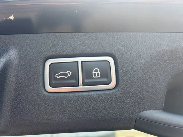 Used 2022 Black Kia EX image 28