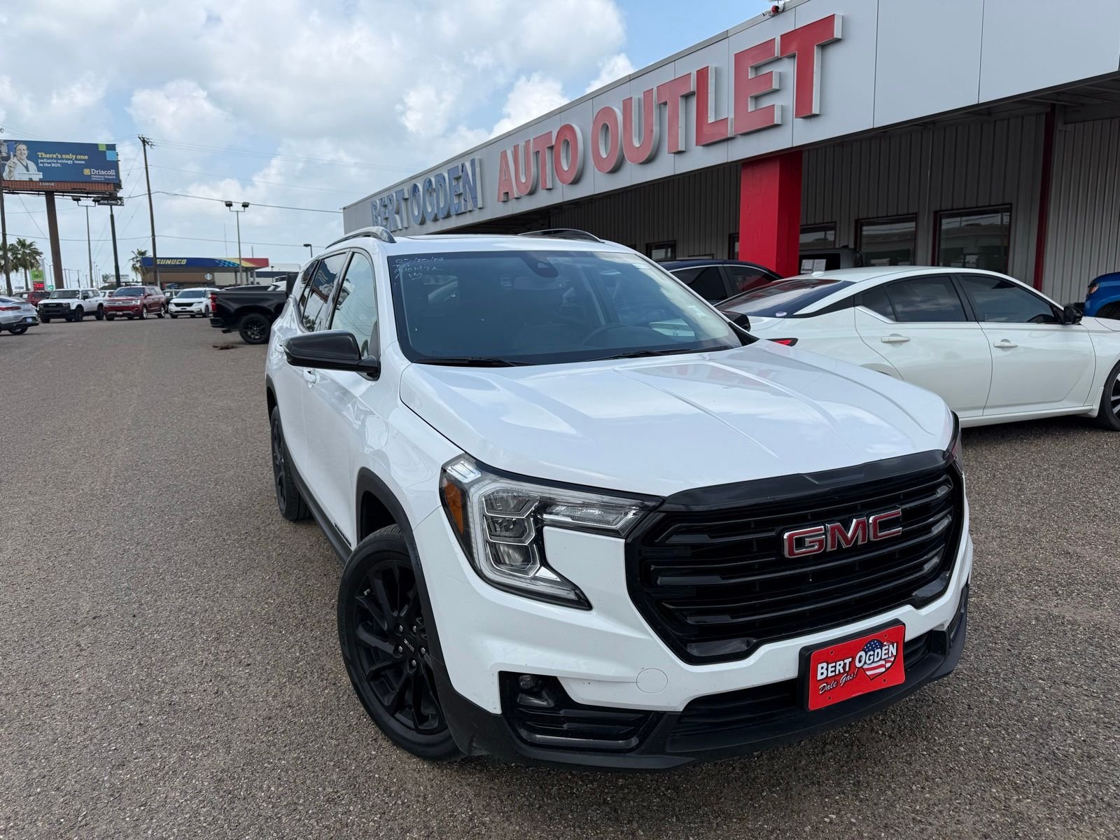 2024 GMC Terrain SLT AWD's photo