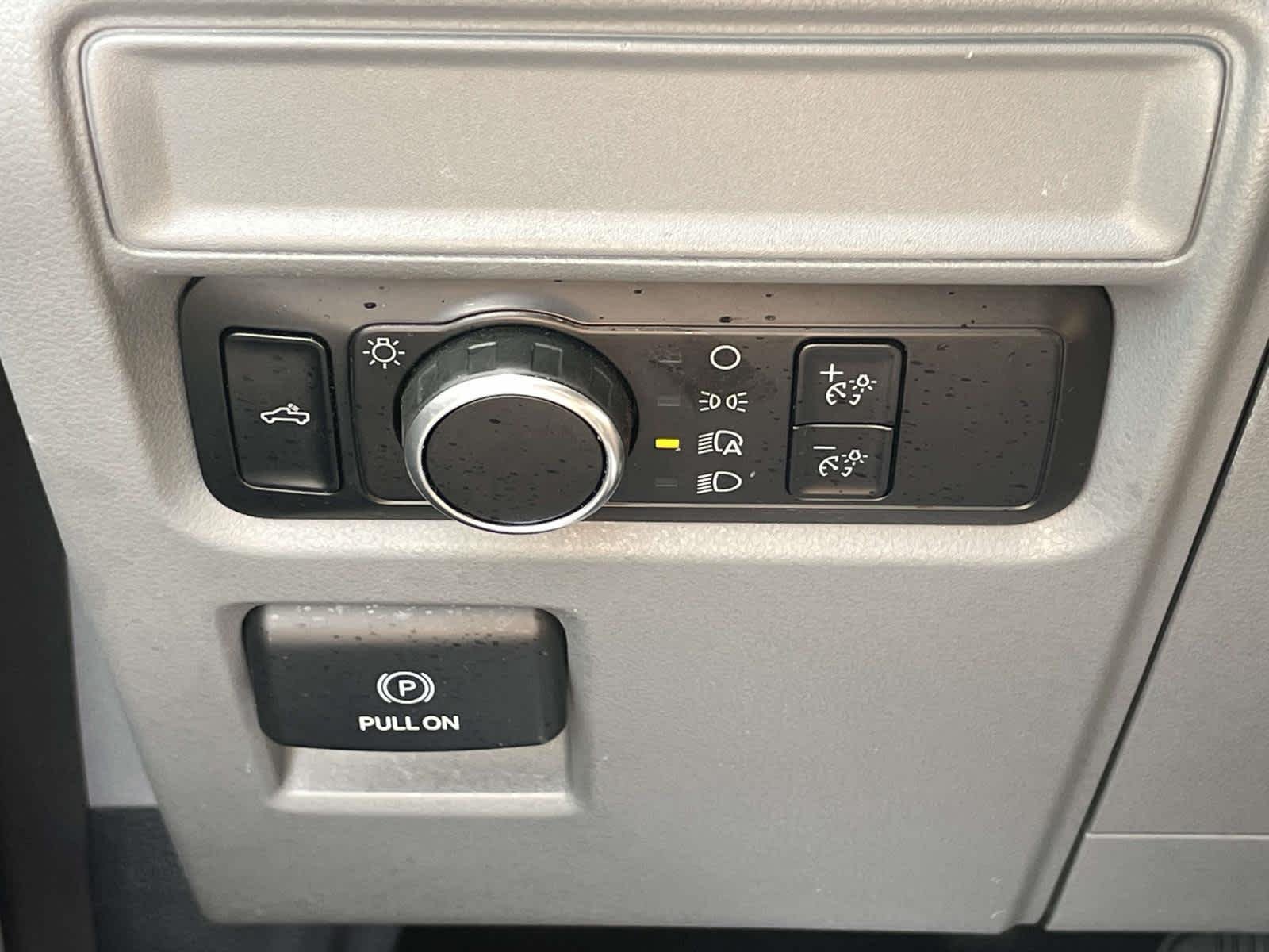Used 2023 Oxford White Ford XL image 31