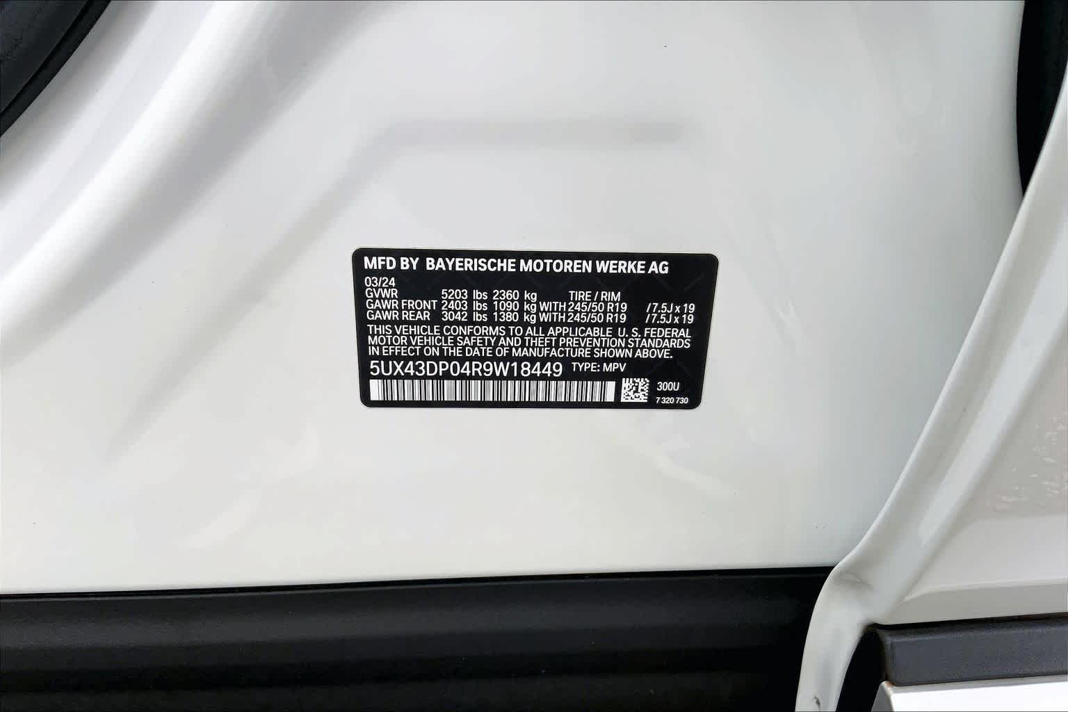 Used 2024 Alpine White BMW sDrive30i image 31