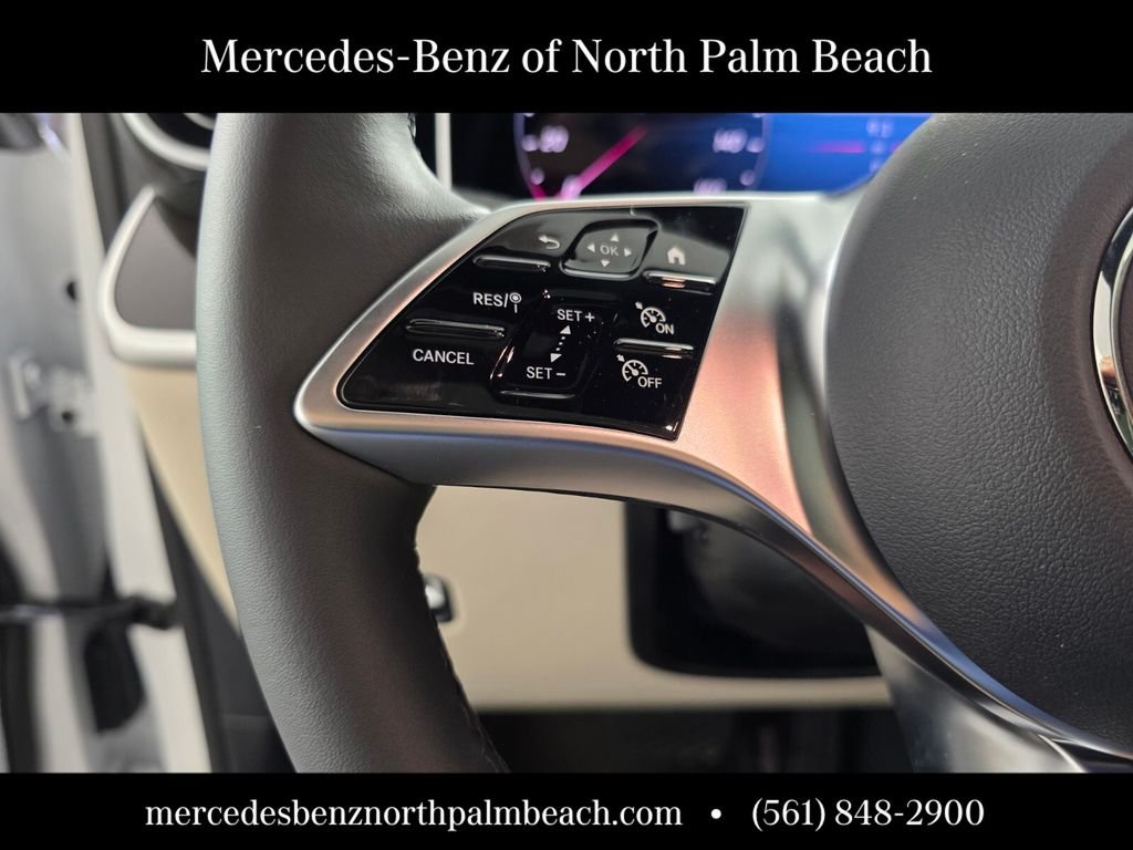 New 2026 MANUFAKTUR Moonlight White Metallic Mercedes-Benz GLC 300 image 16