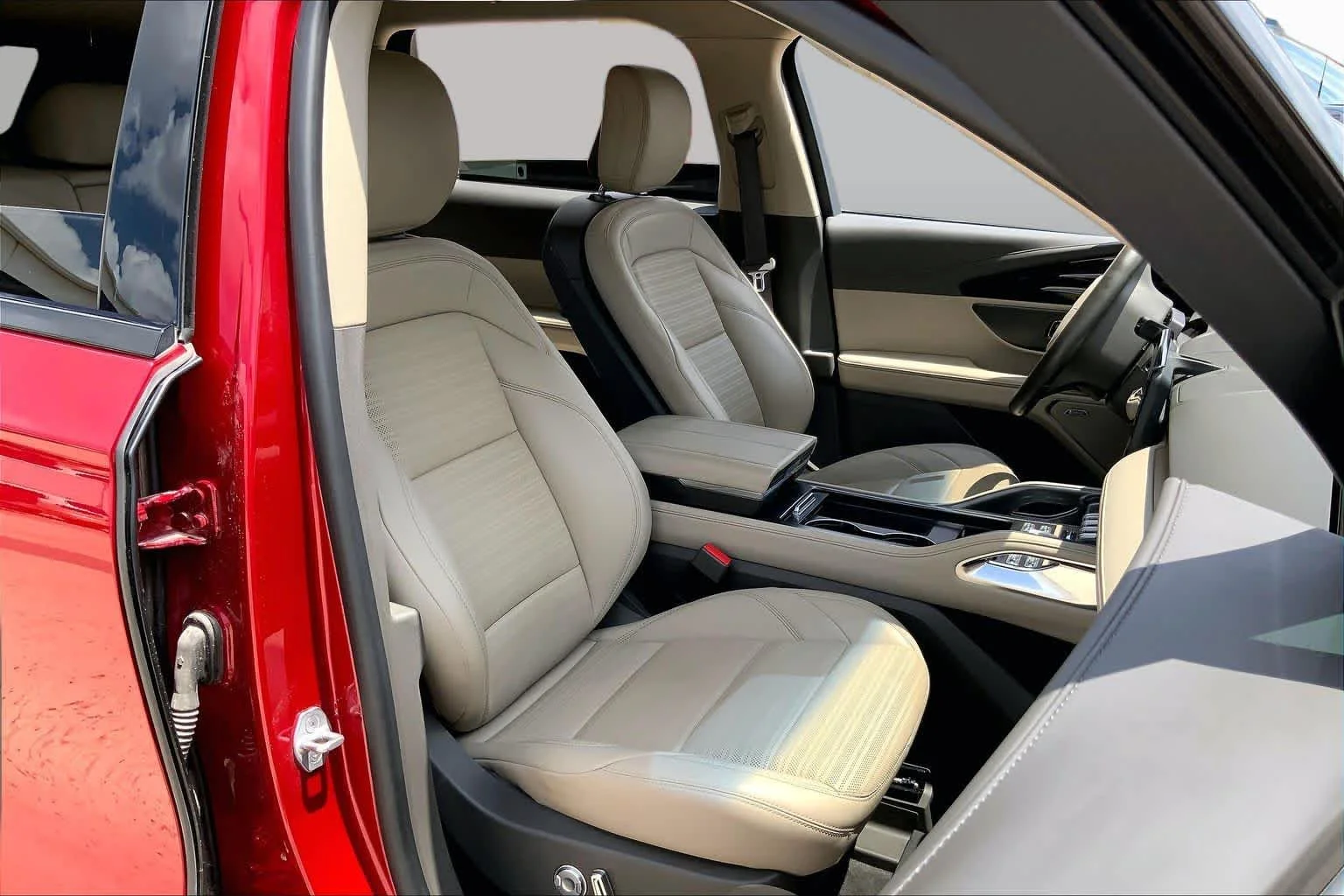 Used 2024 Red Carpet Metallic Tinted Clearcoat Lincoln Reserve image 8