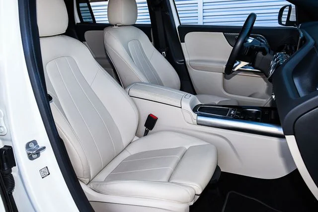 Used 2025 White Mercedes-Benz GLA 250 image 24
