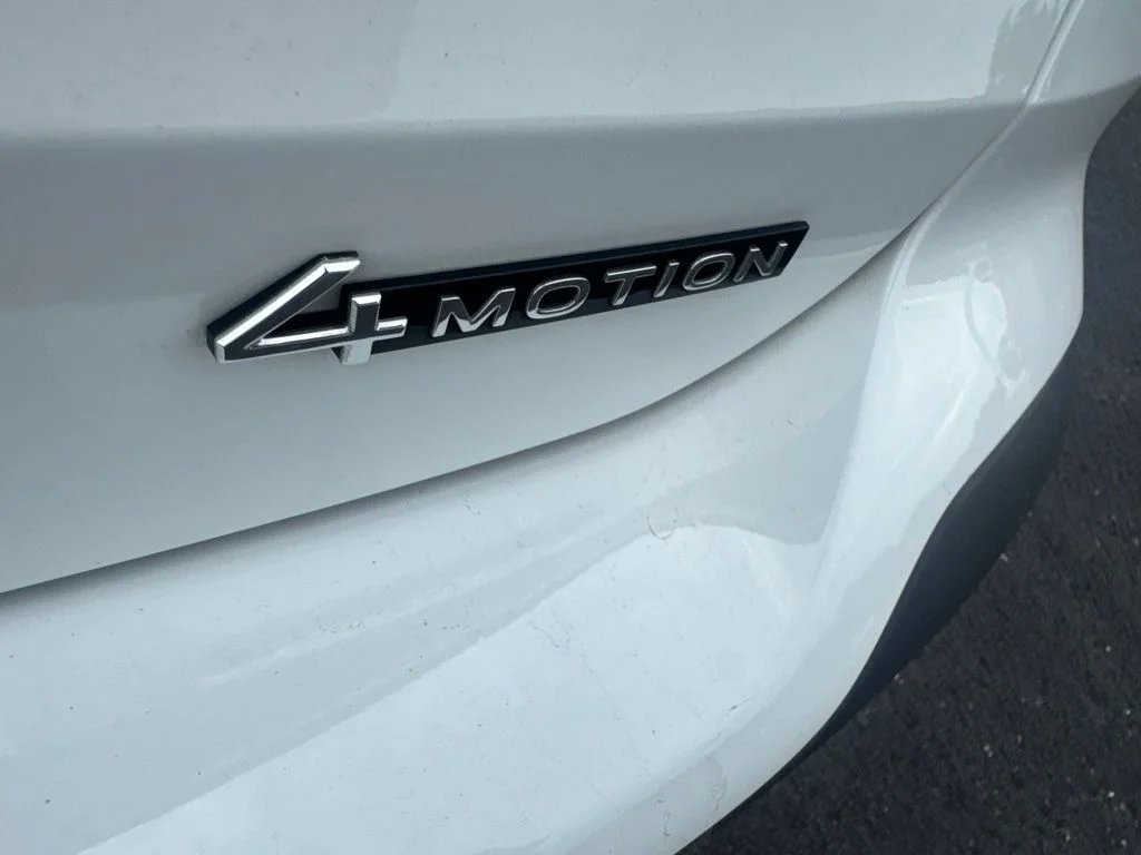 Used 2025 White Volkswagen 1.5T SE image 10