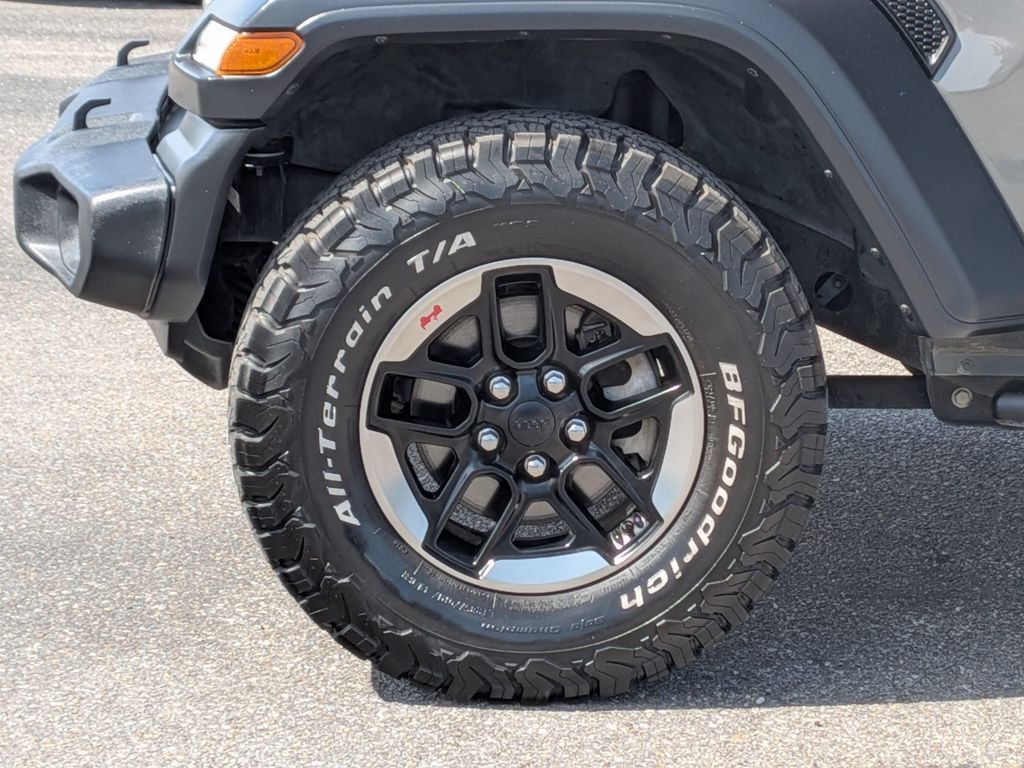 Used 2020 Gray Jeep Sport S image 11