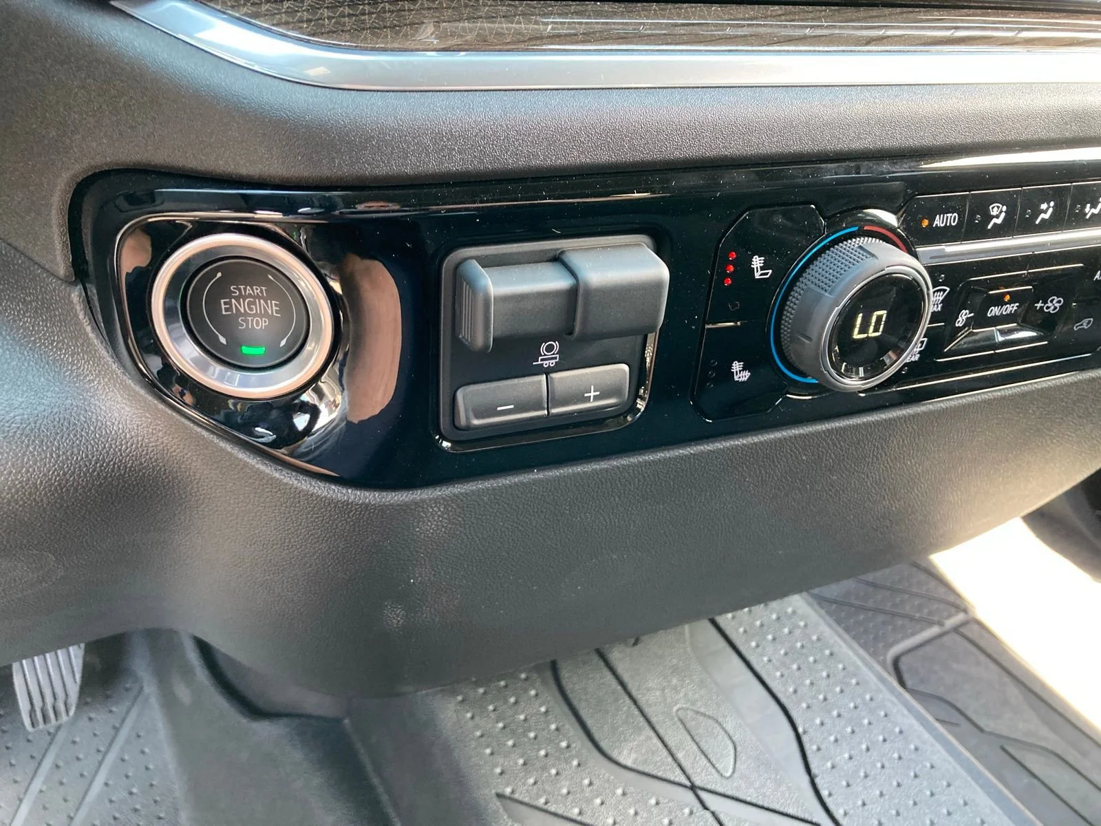2025 Chevrolet Silverado 1500 LT - Photo 27