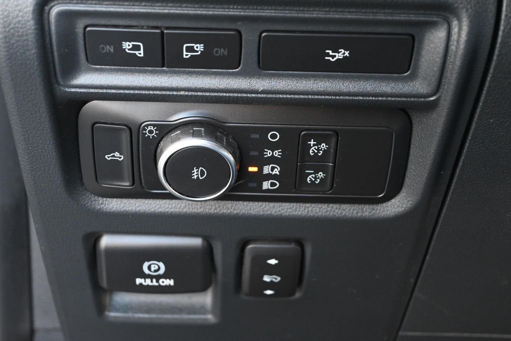 Certified Used 2022 Gray Metallic Ford Lariat image 34