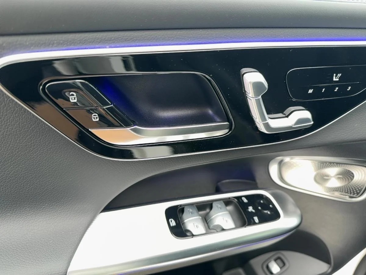 New 2026 White Mercedes-Benz 300 4matic Suv image 9