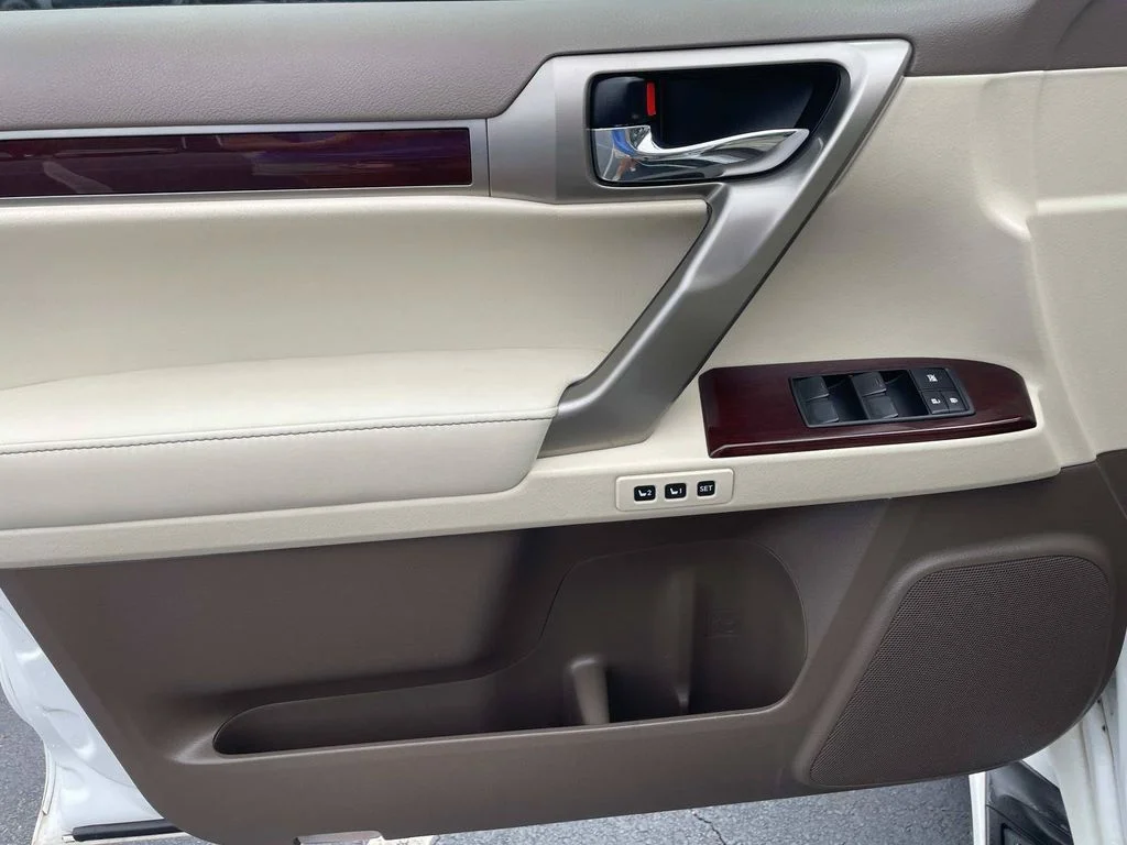 Used 2018  Lexus 460 image 17
