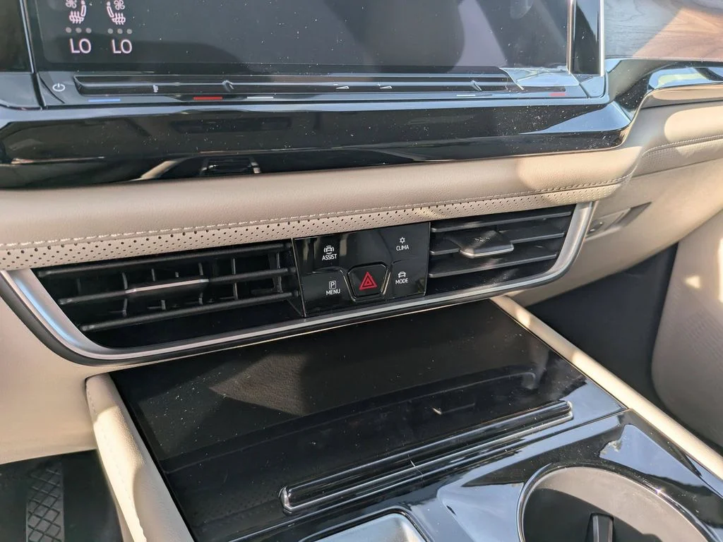 New 2026 Black Volkswagen 2.0T SE w/Technology image 23