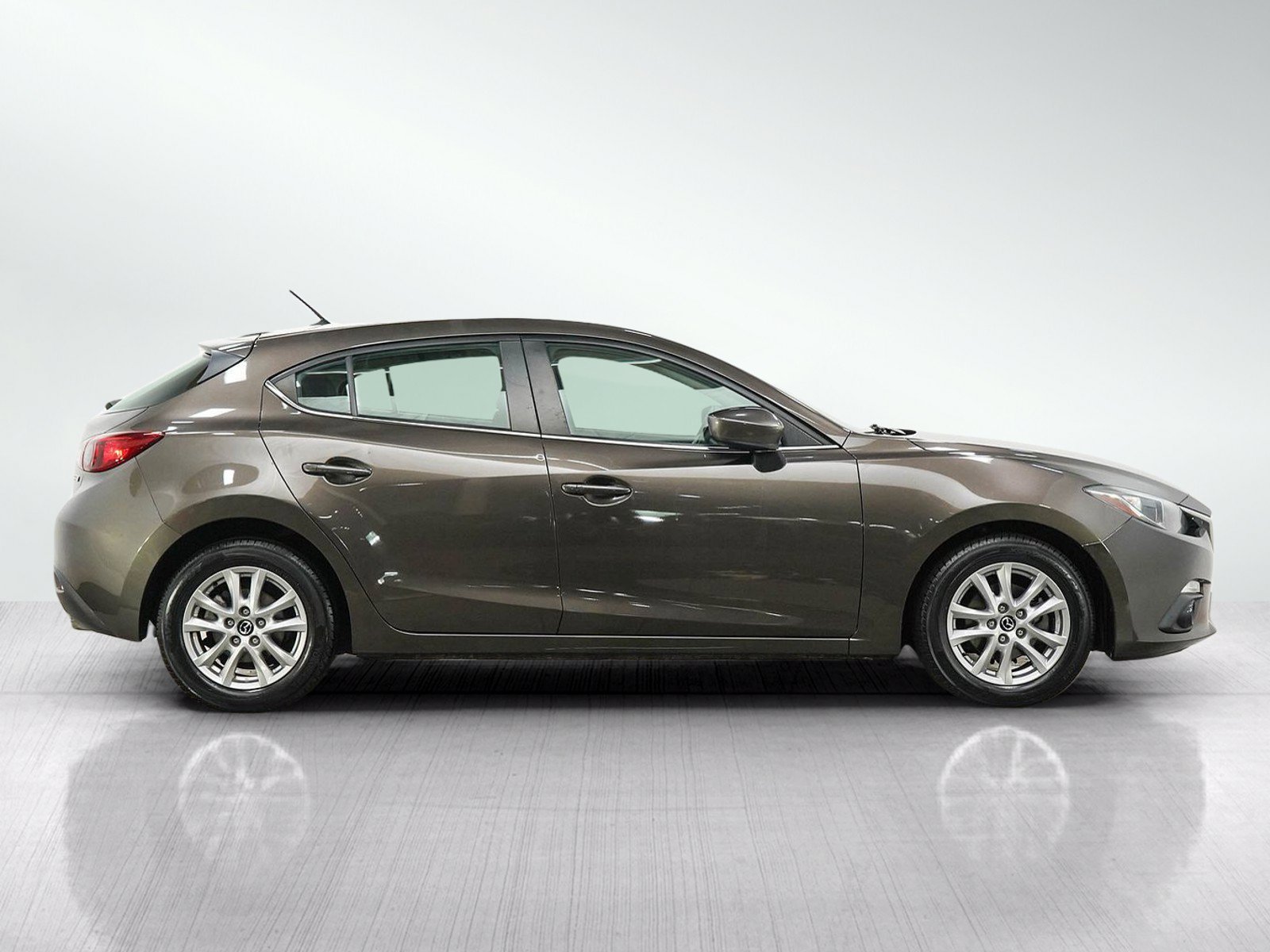 Used 2015 Titanium Flash Mica Mazda i Touring image 6