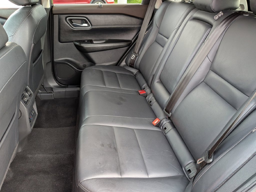 Used 2021 Orange Nissan SL image 27