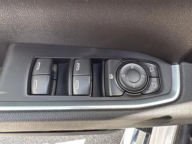 Used 2025 Summit White Chevrolet LT image 27