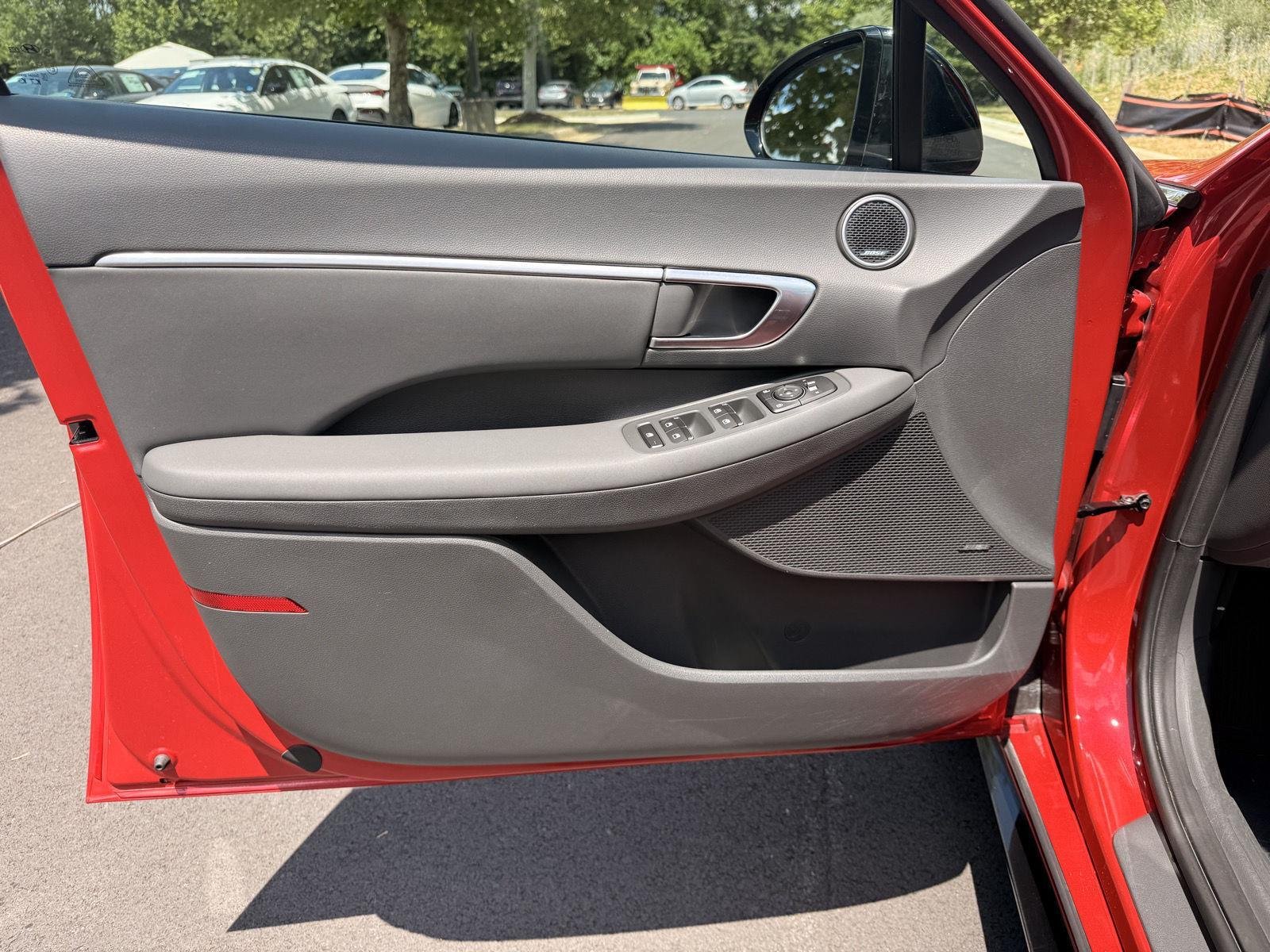 Used 2021 Calypso Red Hyundai SEL Plus image 12