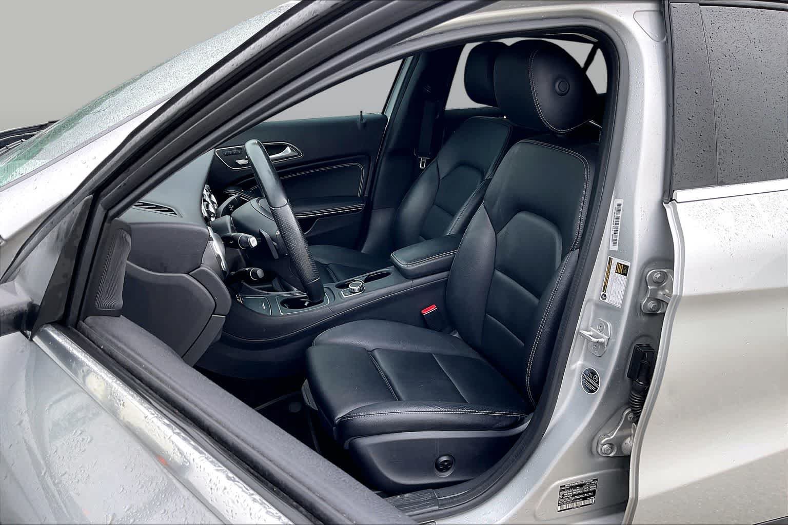 Used 2018 Polar Silver Metallic Mercedes-Benz GLA 250 image 9