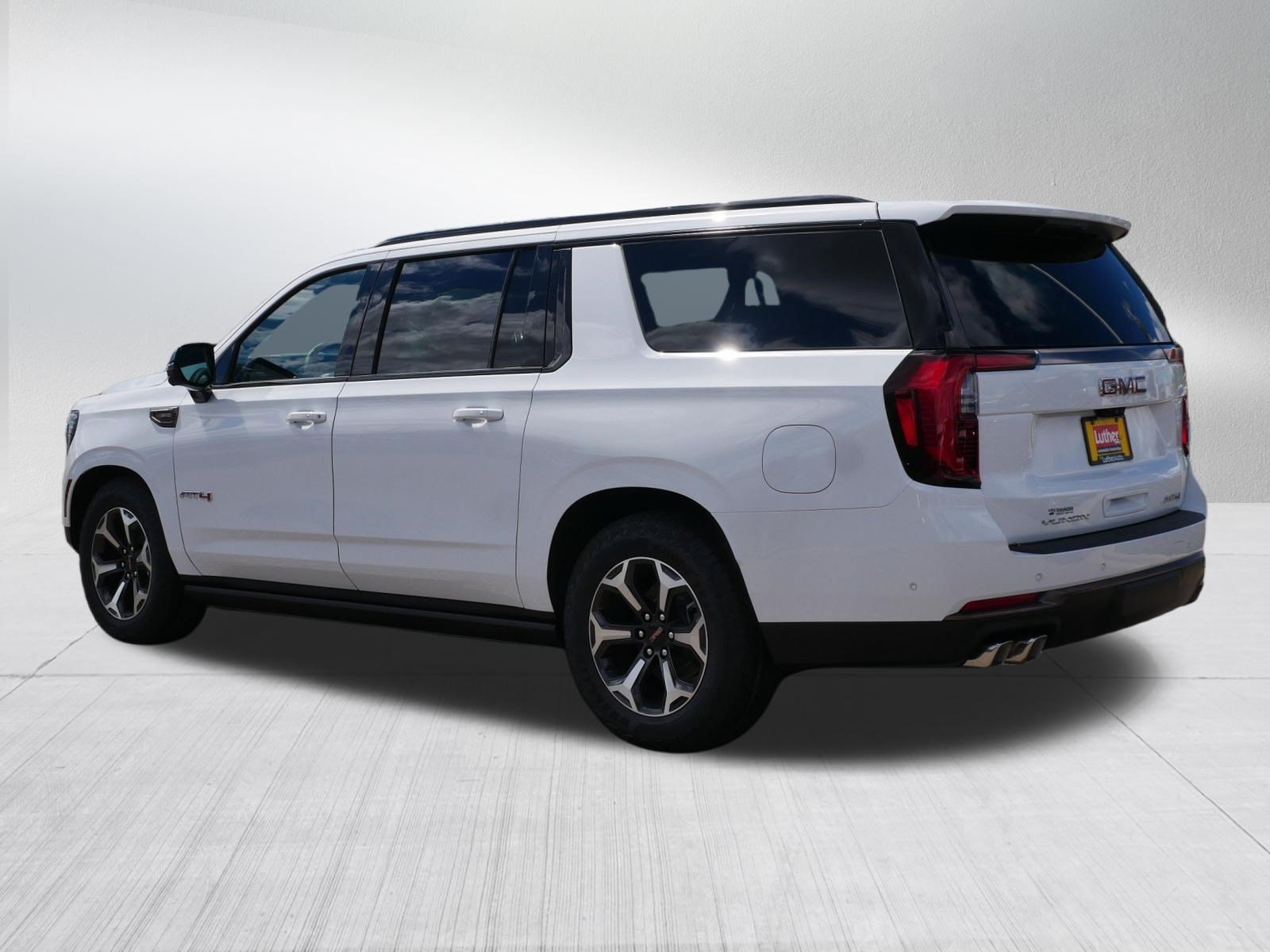 2026 GMC Yukon XL AT4 Ultimate - Photo 2