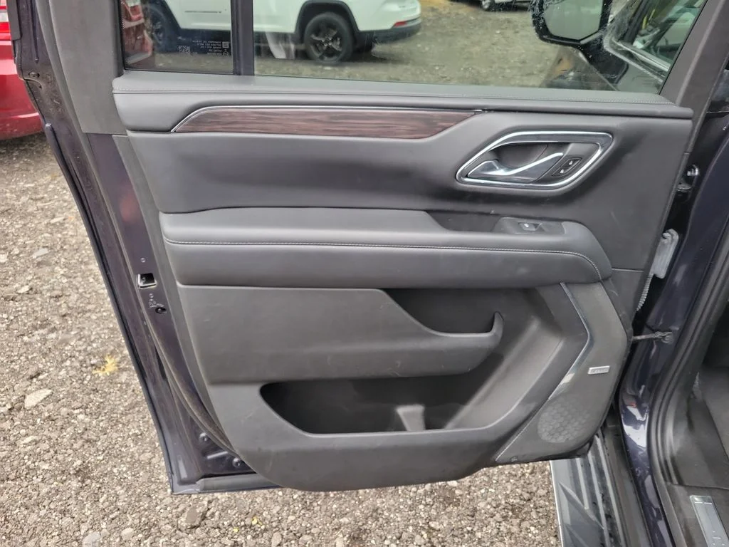 2023 Chevrolet Suburban LT - Photo 31
