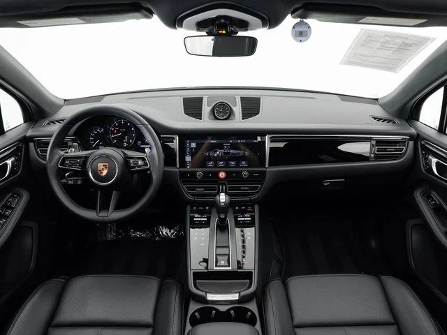 2025 Porsche Macan Base - Photo 21