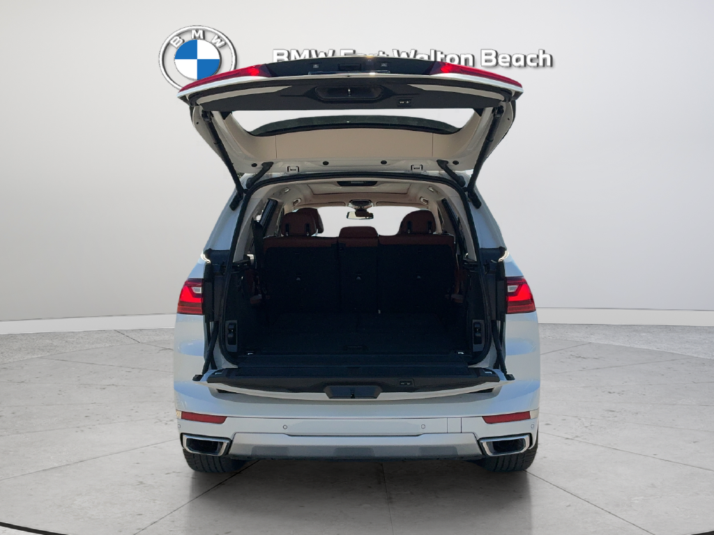 Used 2022 White BMW xDrive40i image 19