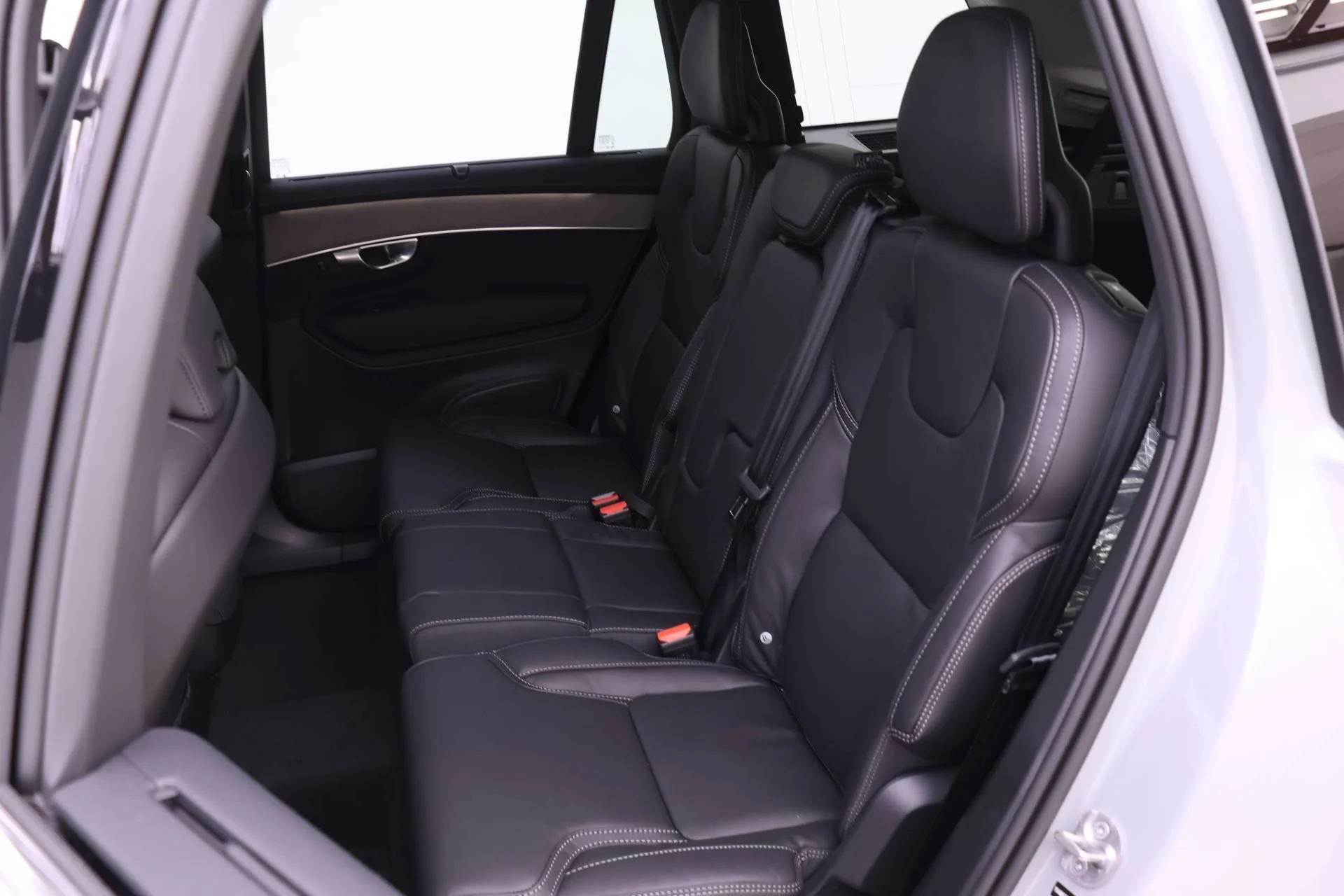 New 2026 Vapour Grey Volvo Ultra image 12