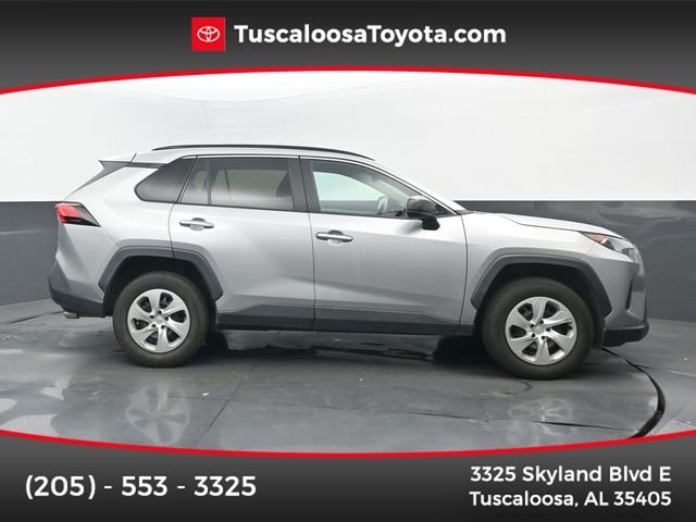 2019 Toyota RAV4 LE FWD's photo