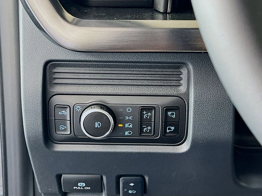 New 2026 Carbonized Gray Metallic Ford Lariat image 19