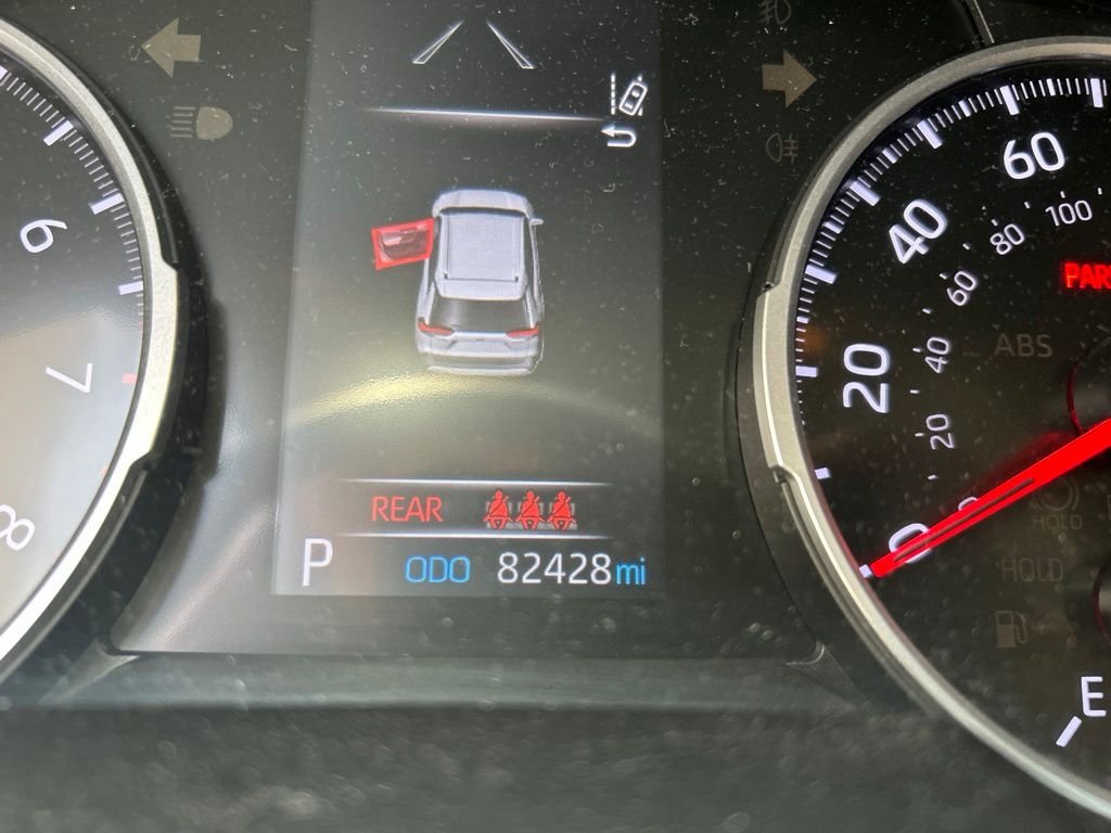 Used 2019 Red Toyota XLE image 6