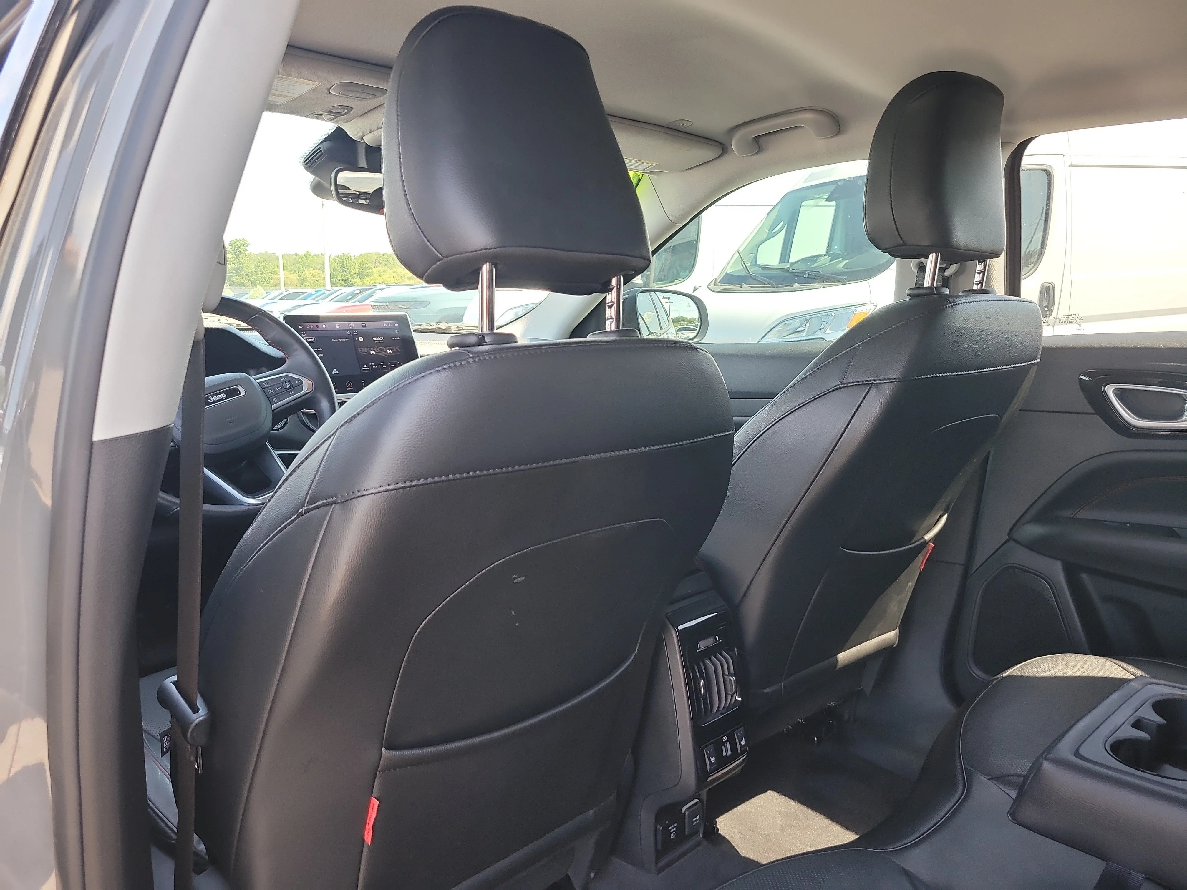 Used 2022 Sting-Gray Clearcoat Jeep Trailhawk image 12