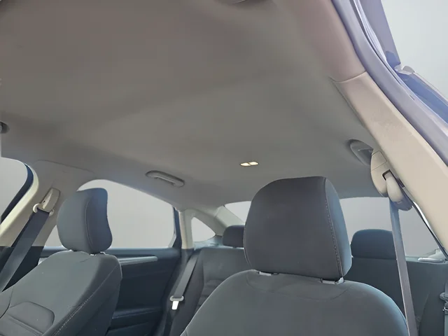 Used 2018 Black Ford SE image 17