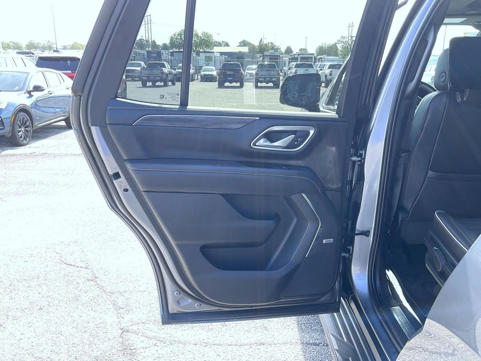 Used 2021 Gray GMC SLT image 22