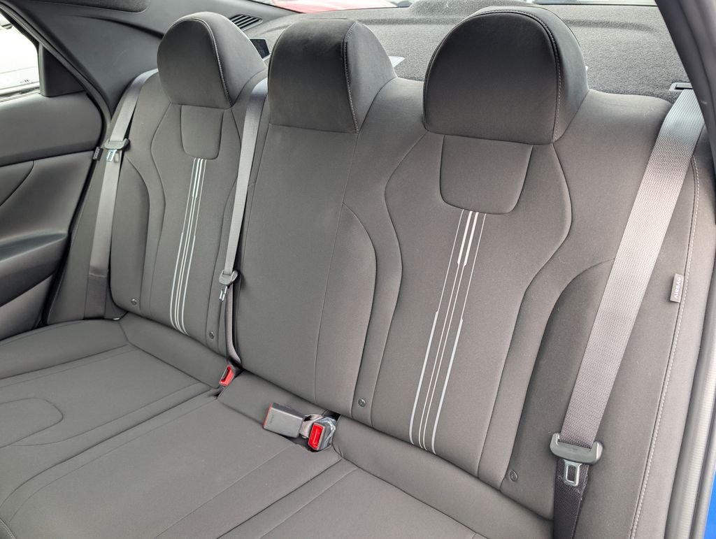 2025 Hyundai Elantra Blue - Photo 13