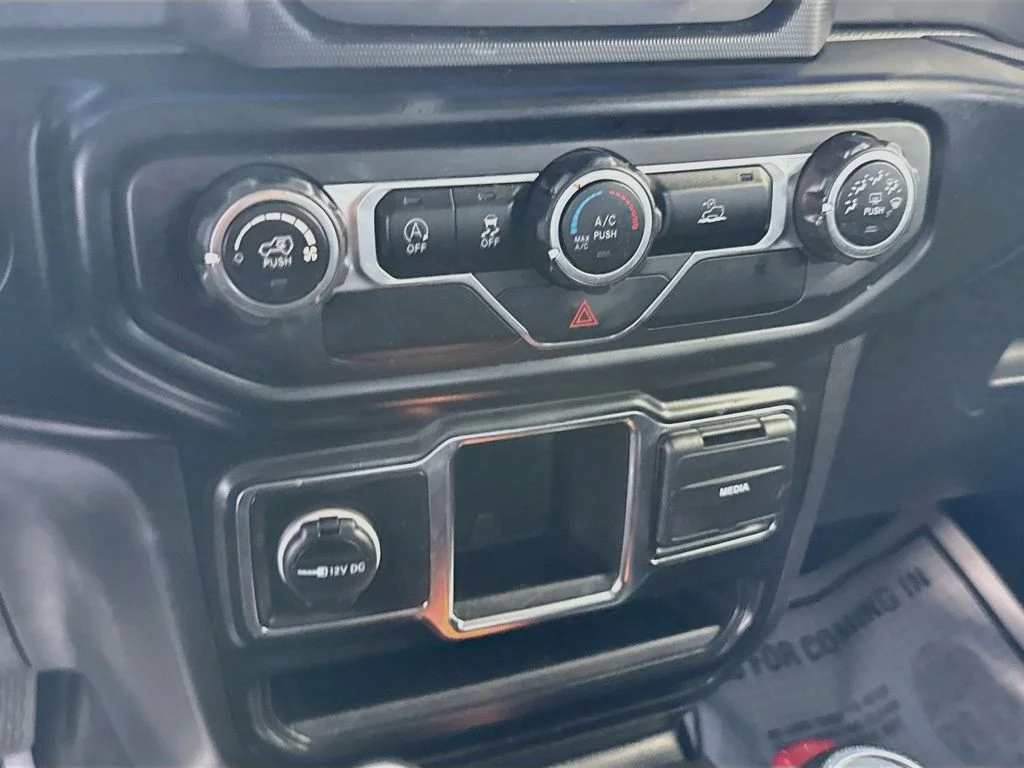 Used 2021 Black Jeep Unlimited Sport image 15