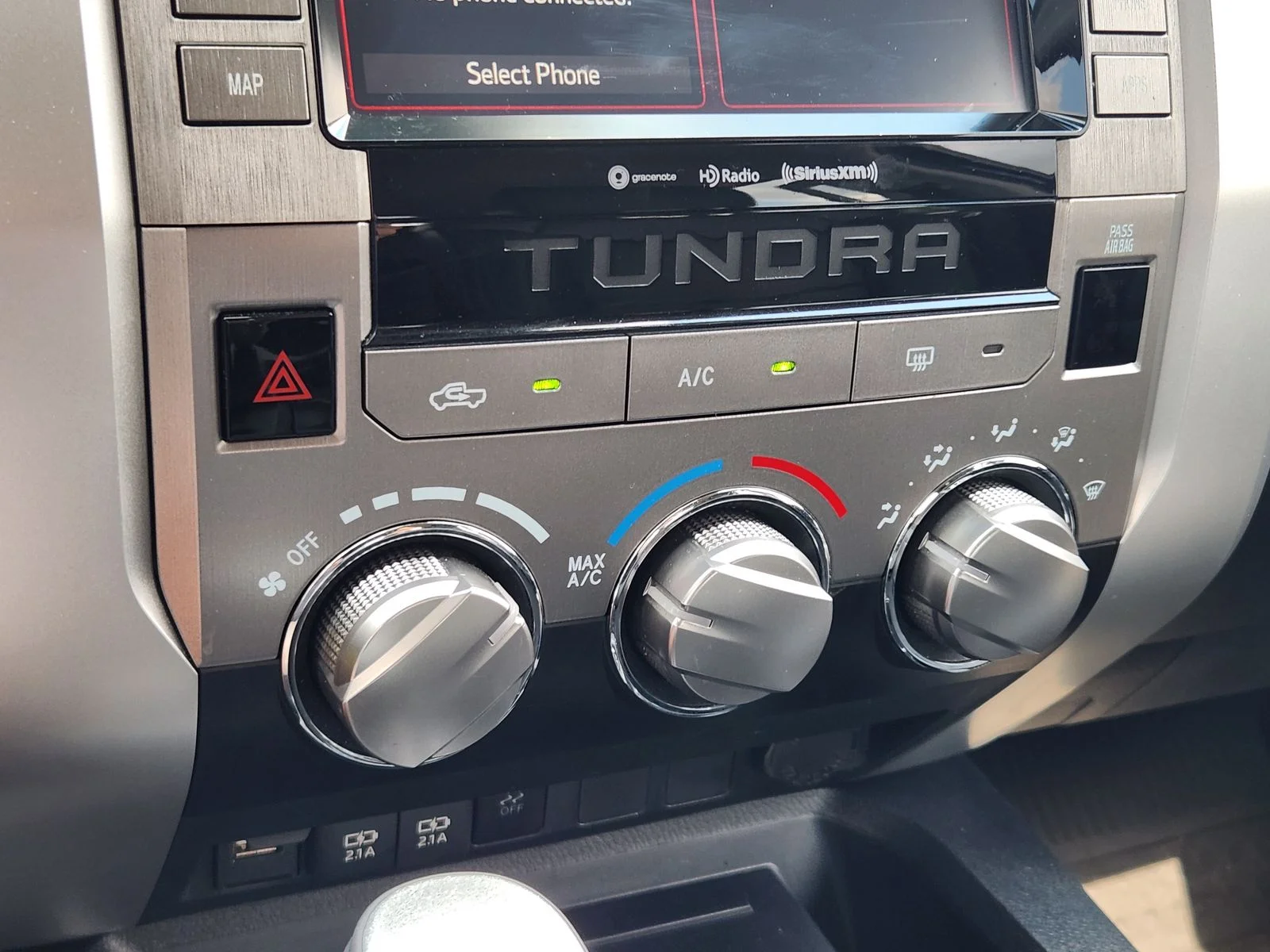 Used 2020 Blue Toyota SR5 image 18