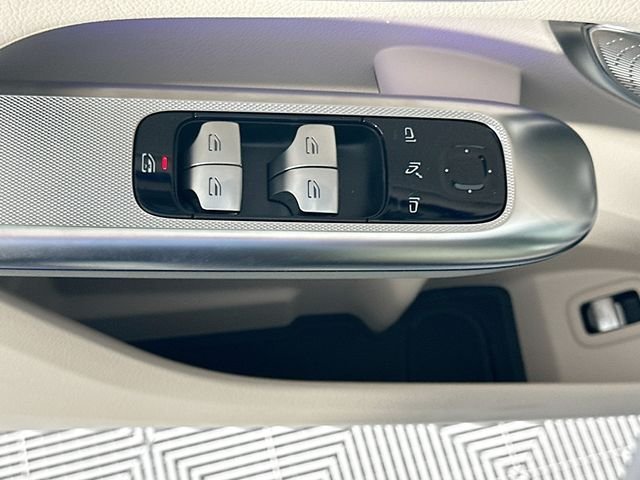 New 2026 Verde Silver Metallic Mercedes-Benz GLC 300 image 18