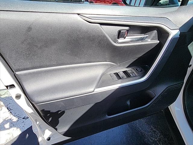 Certified Used 2025 ICE CAP Toyota  image 10