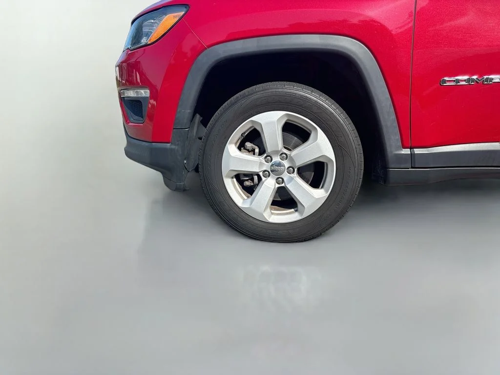 Used 2019 Red Jeep Latitude image 11