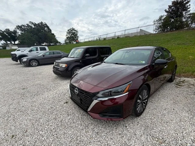 Used 2024 Red Nissan 2.5 SV image 7