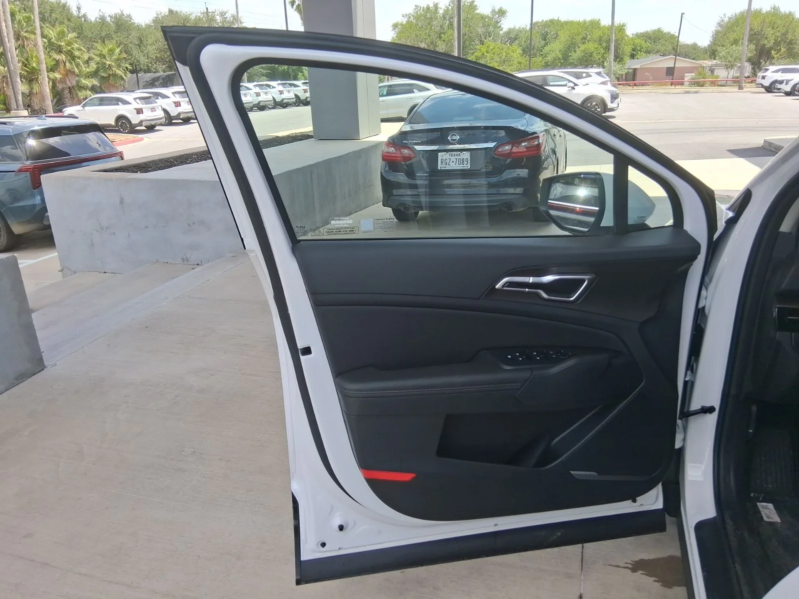 New 2026 White Kia EX image 20