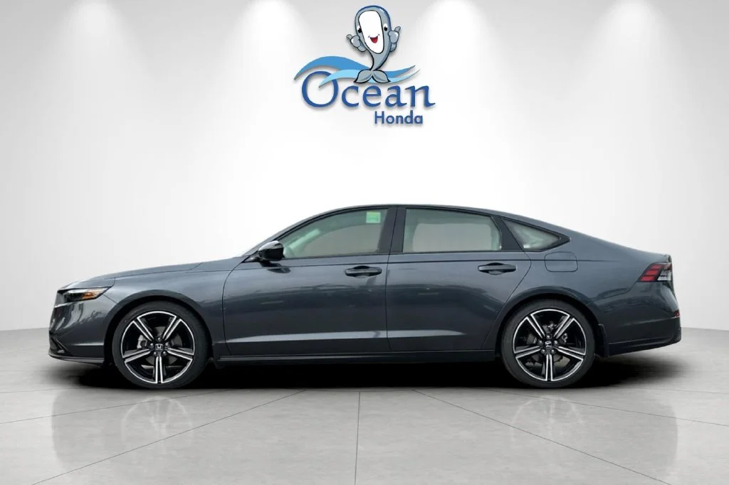 New 2026 Meteorite Gray Metallic Honda SE image 4