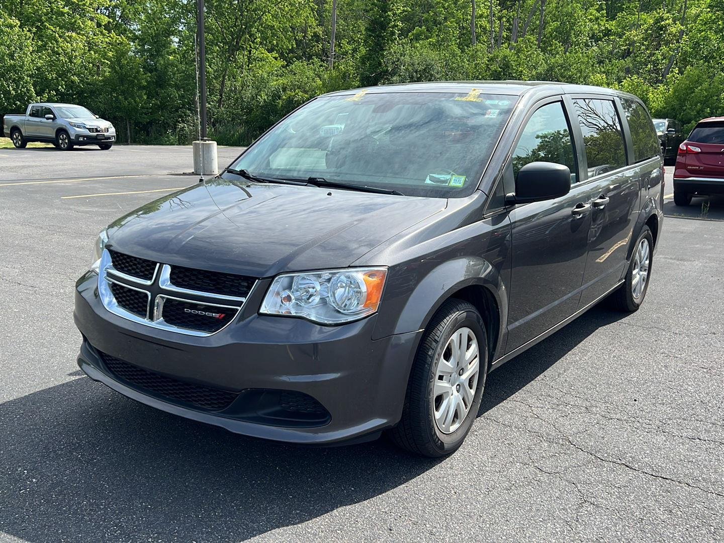 Used 2019 Granite Pearlcoat Dodge SE image 2