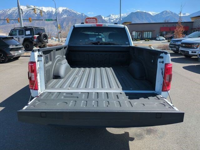 Used 2022 Oxford White Ford XLT image 28