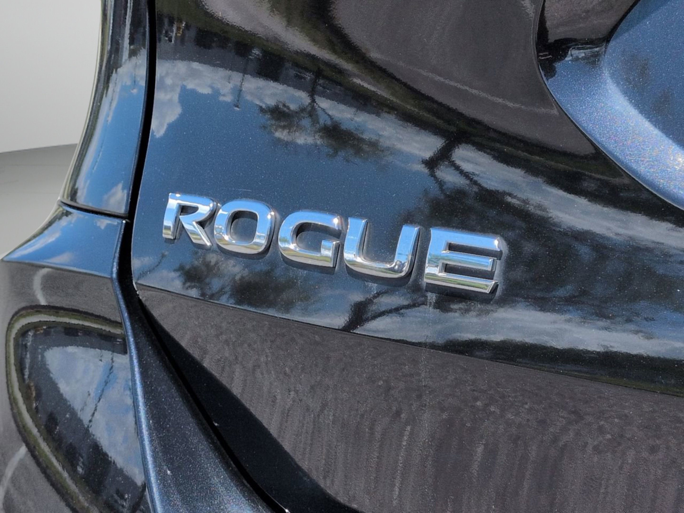 Used 2020 Magnetic Black Pearl Nissan SV image 16