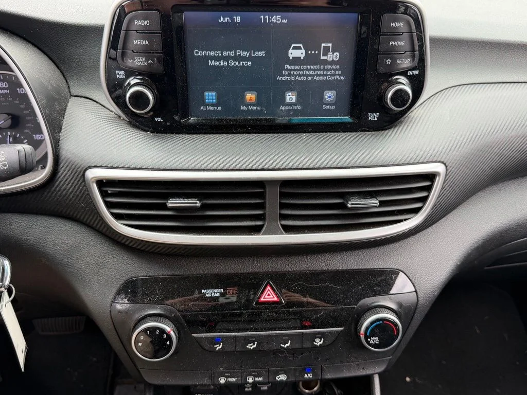 Used 2019 Red Hyundai SE image 22