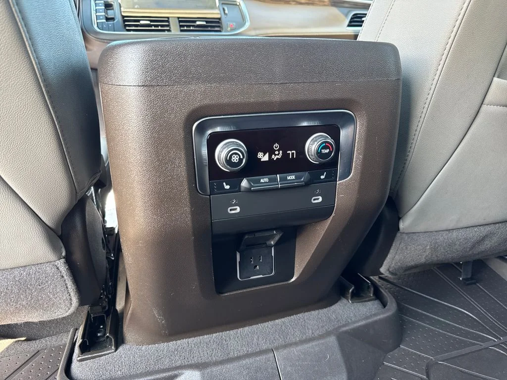 Used 2022 Summit White Chevrolet LT image 22