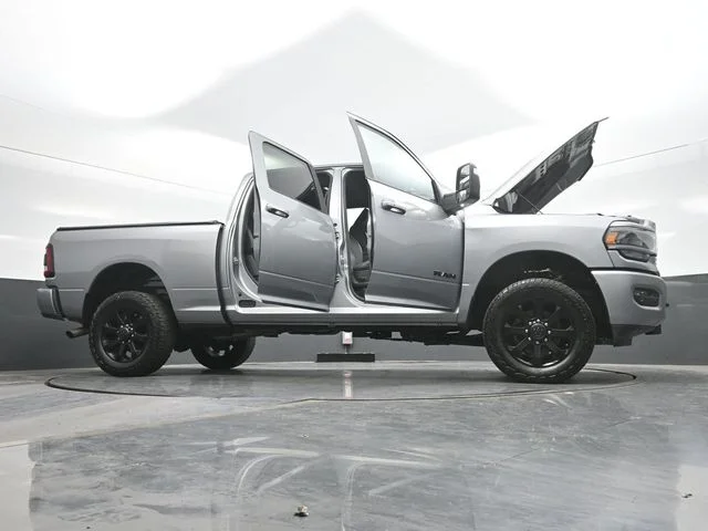 Used 2023 Silver Ram Laramie image 31